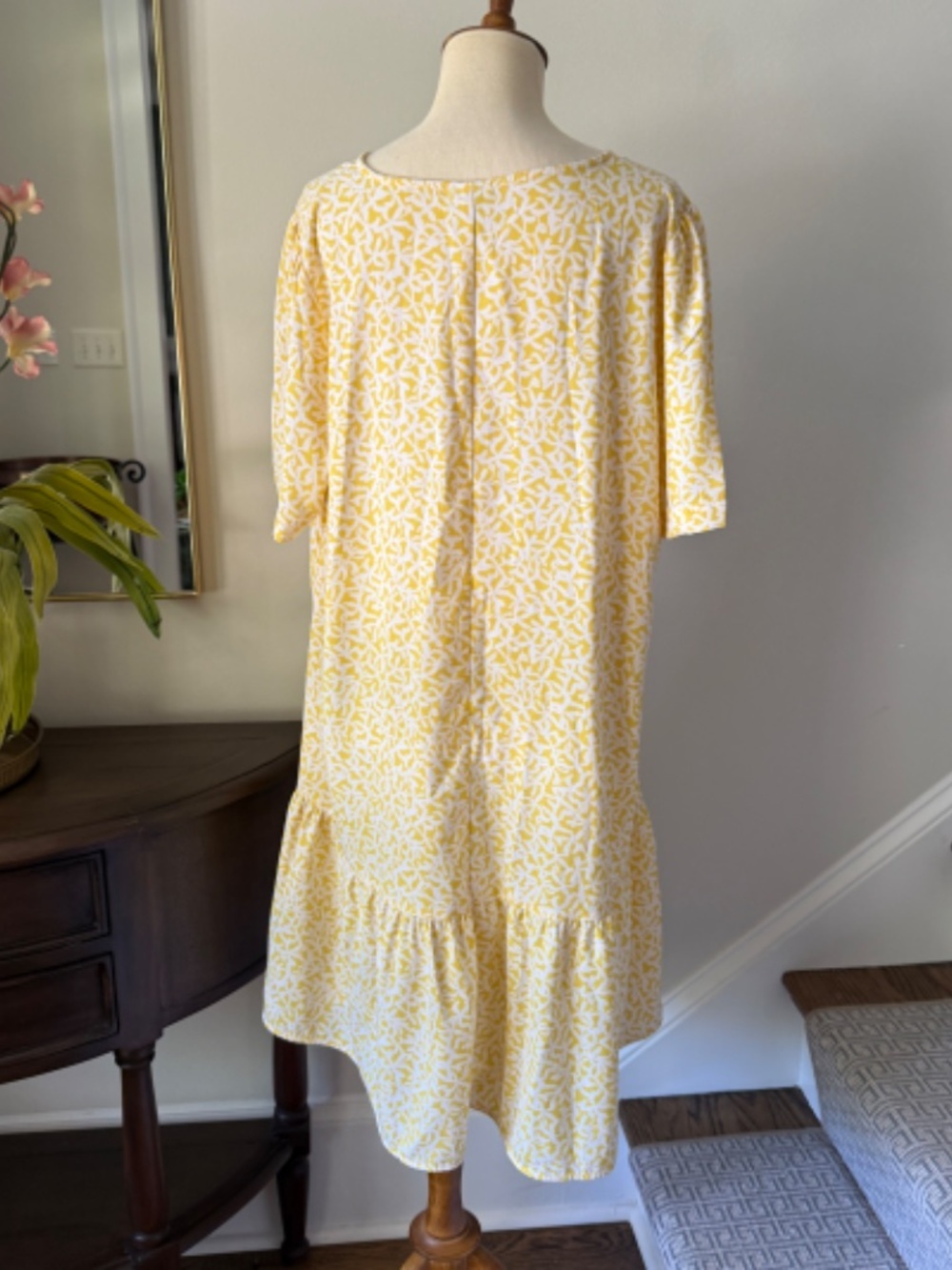 A New Day Yellow Floral Shift Dress Large - Picture 4 of 5